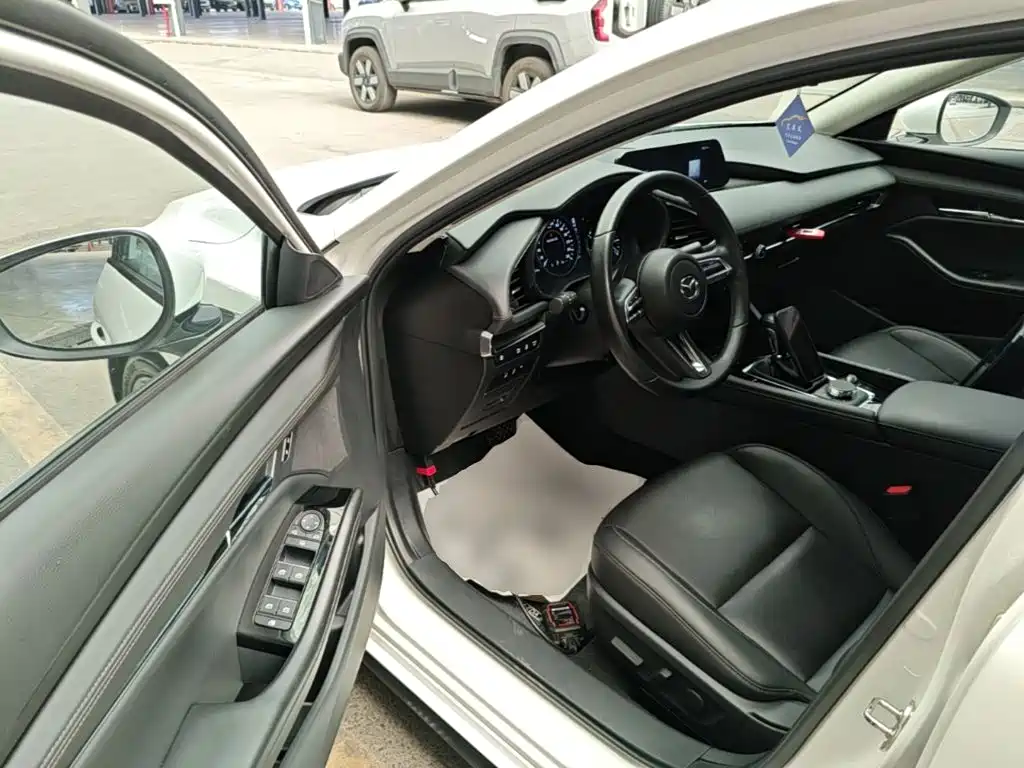 Mazda 3 Axela — миниатюра 16