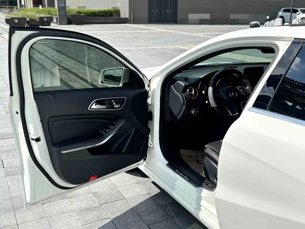 Mercedes-Benz A-Class (Import) — миниатюра 12