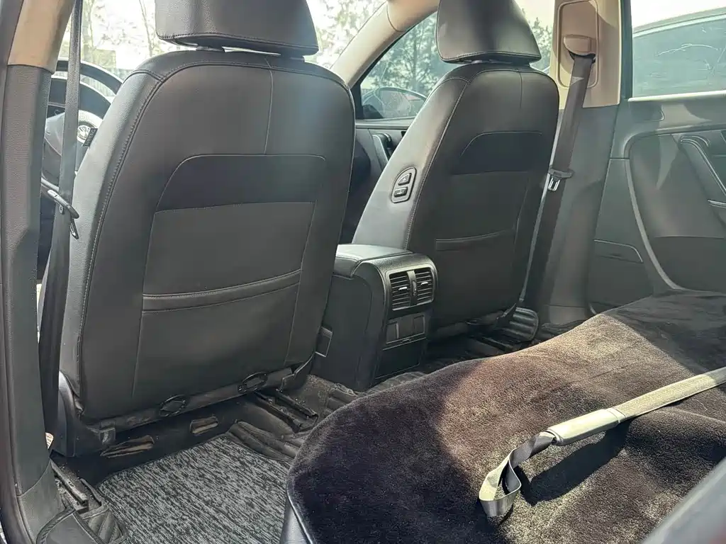 Volkswagen Magotan — миниатюра 4