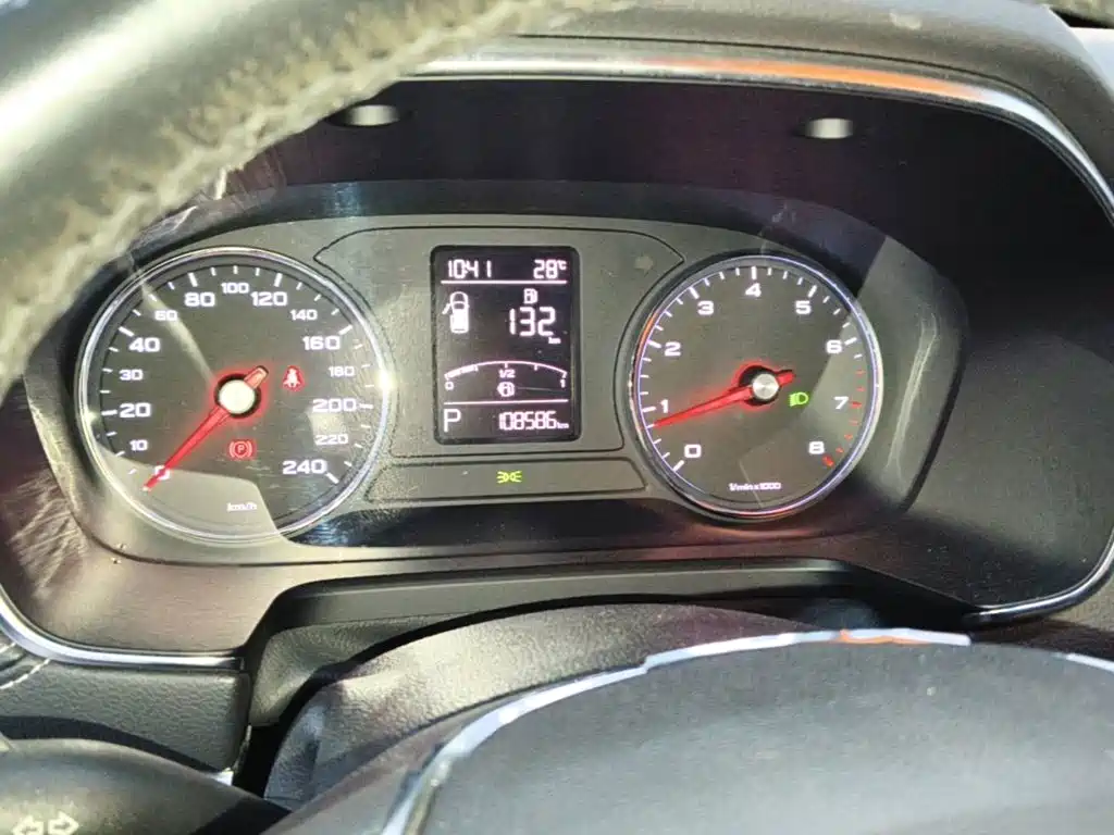 Roewe RX5 — миниатюра 12