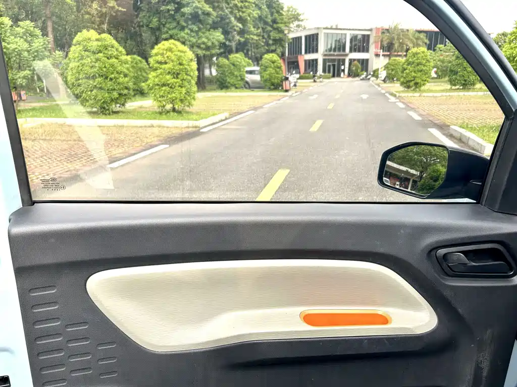 Wuling MINIEV — миниатюра 11