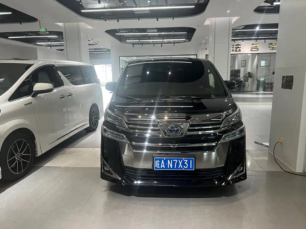 Toyota Vellfire — миниатюра 2