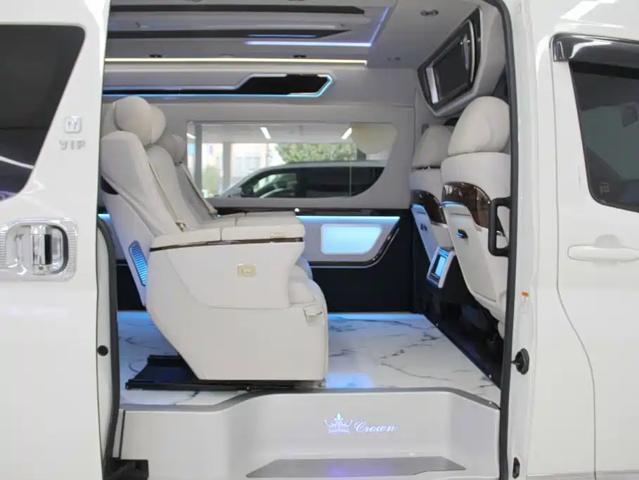 Toyota Hiace — миниатюра 16