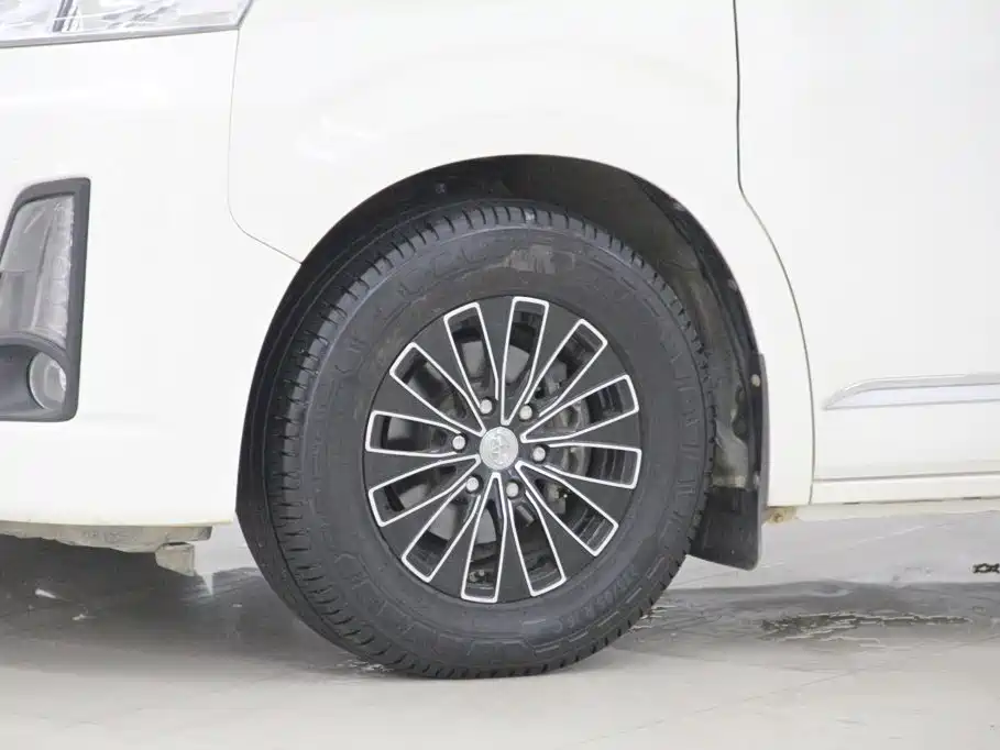 Toyota Hiace — миниатюра 34