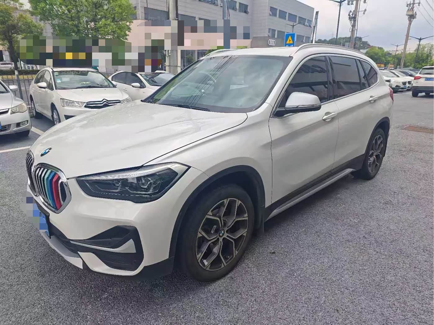 BMW X1 1.5 л 2021 г. Белый, пробег 33000 км