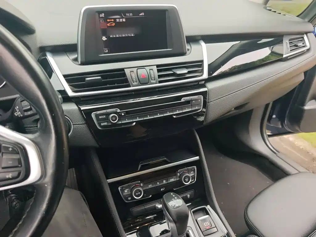 BMW 2 Series Active Tourer (Import) — миниатюра 6