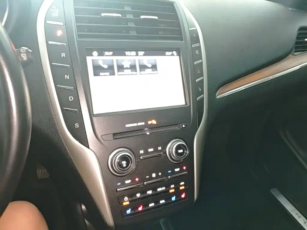 Lincoln MKC — миниатюра 13