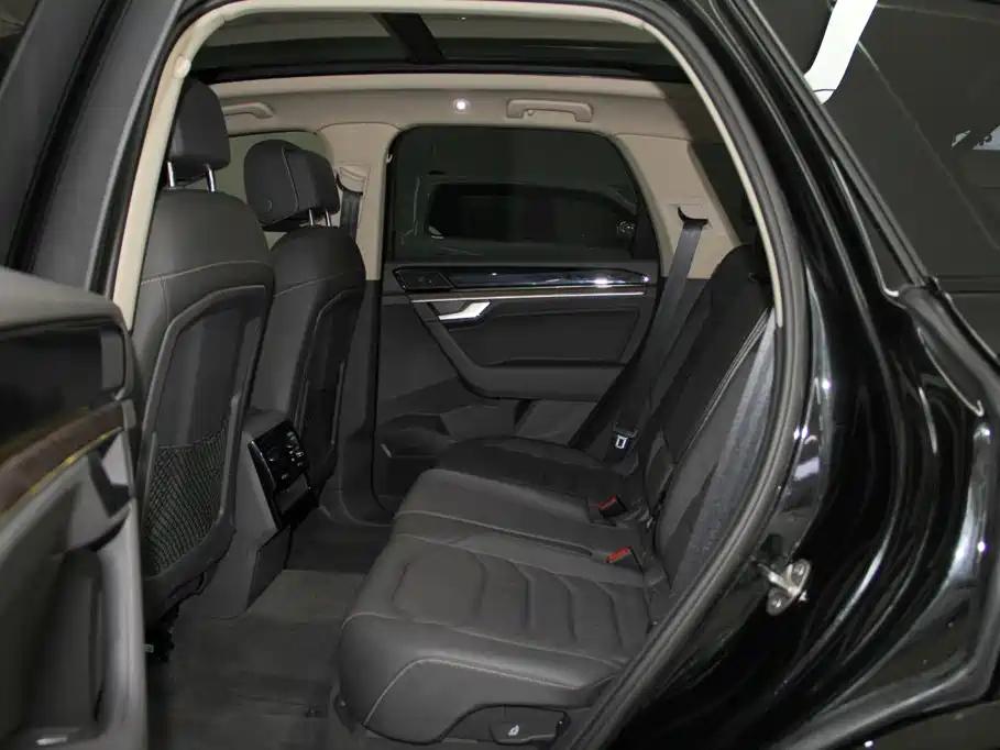 Volkswagen Touareg — миниатюра 7