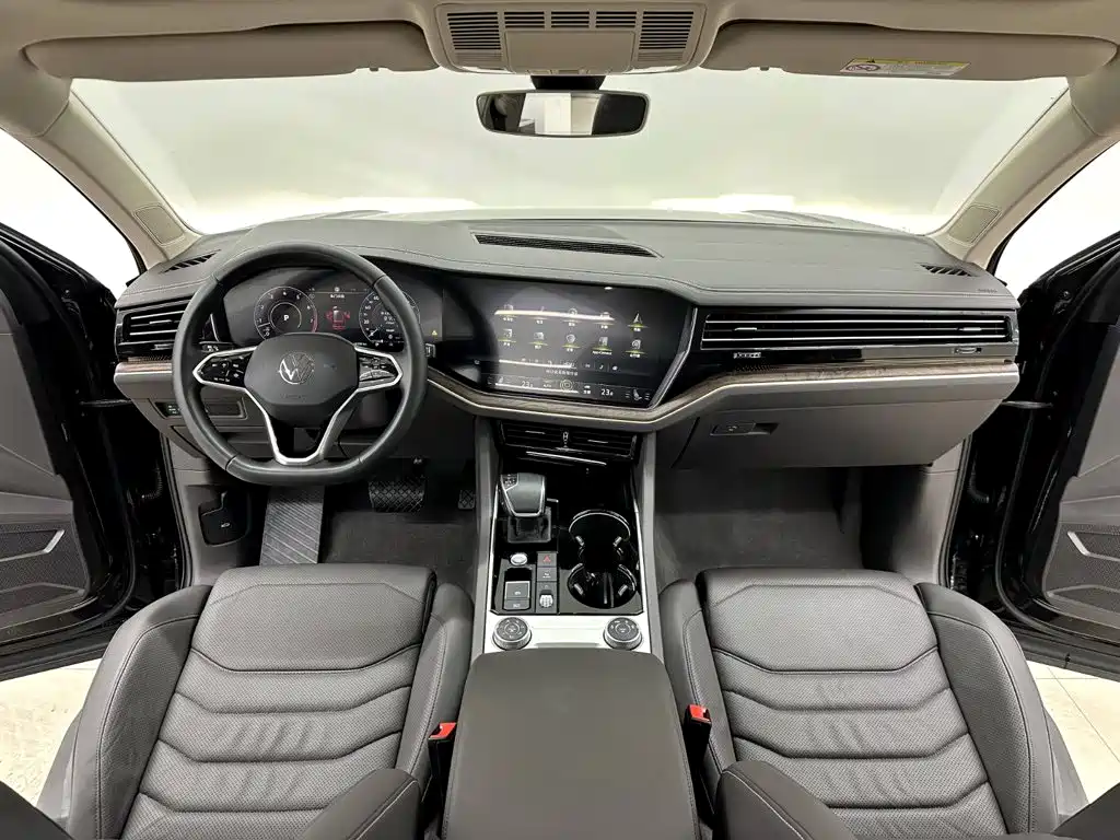 Volkswagen Touareg — миниатюра 10
