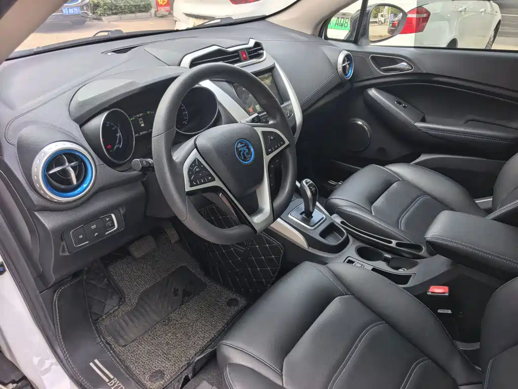 BYD Yuan EV — миниатюра 6