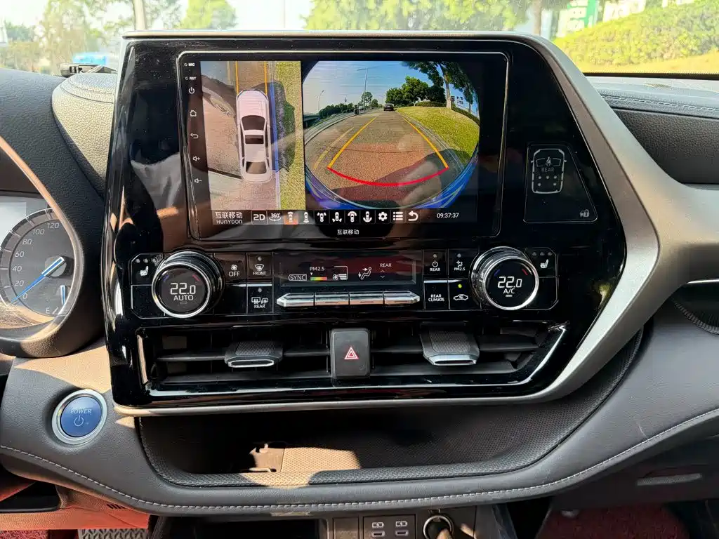 Toyota Crown Kluger — миниатюра 10