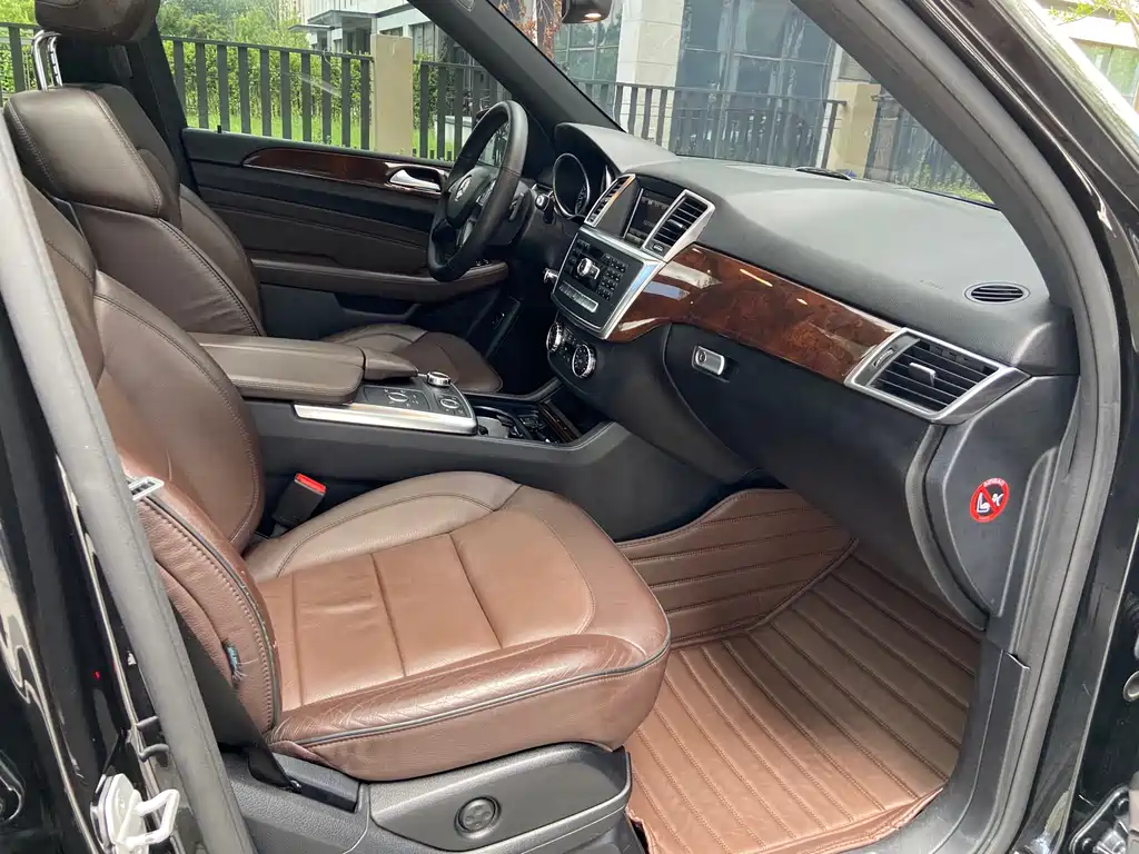 Mercedes-Benz M-Class — миниатюра 16