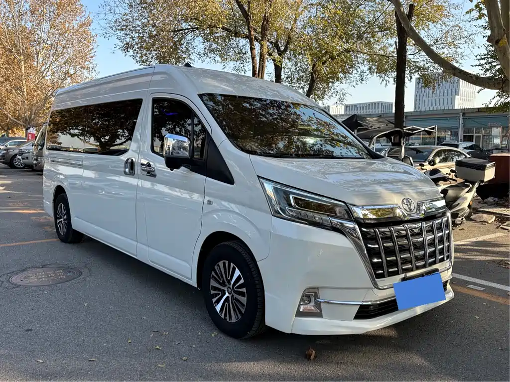 Toyota HiAce 2021 3.5L