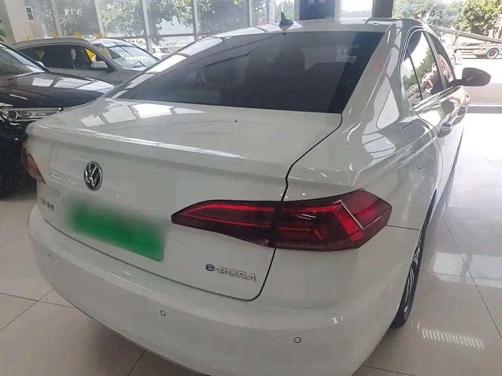 Volkswagen Bora EV — миниатюра 4