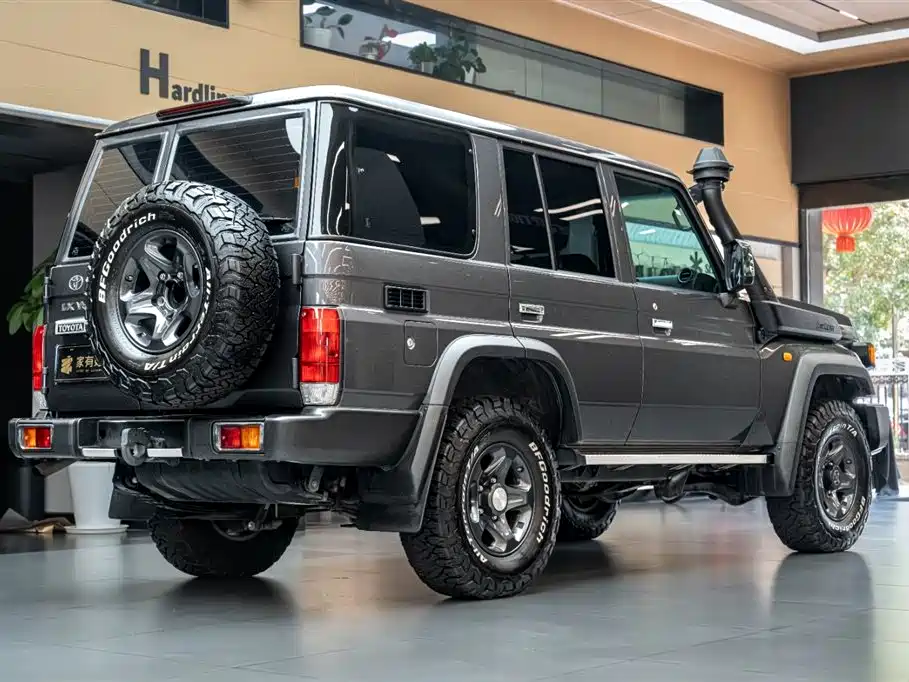 Toyota Land Cruiser LC76 2024 4.5T