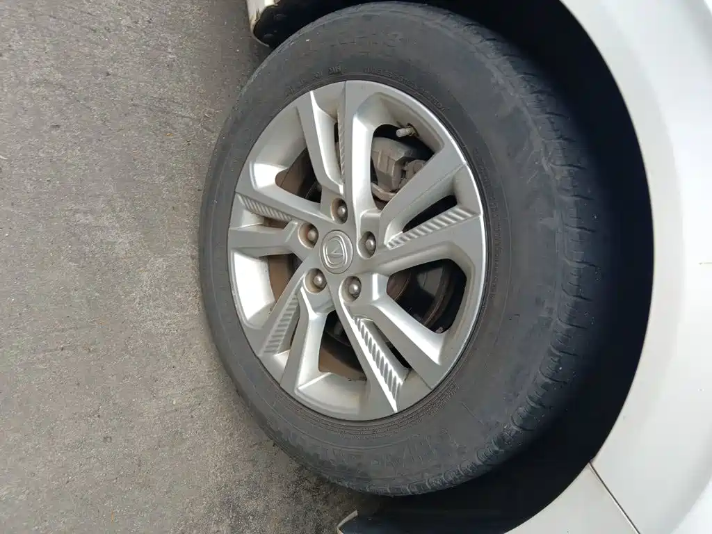 Changan Eado — миниатюра 8