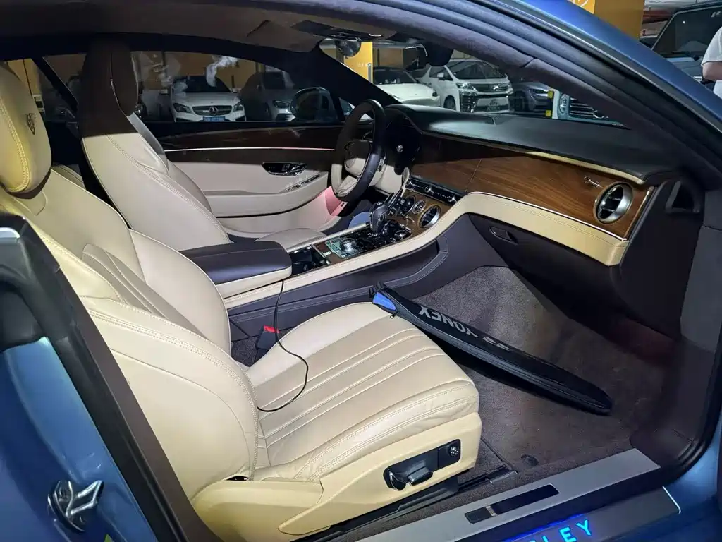 Bentley Continental — миниатюра 6