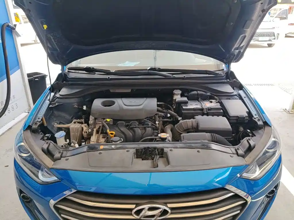 Hyundai Elantra — миниатюра 20