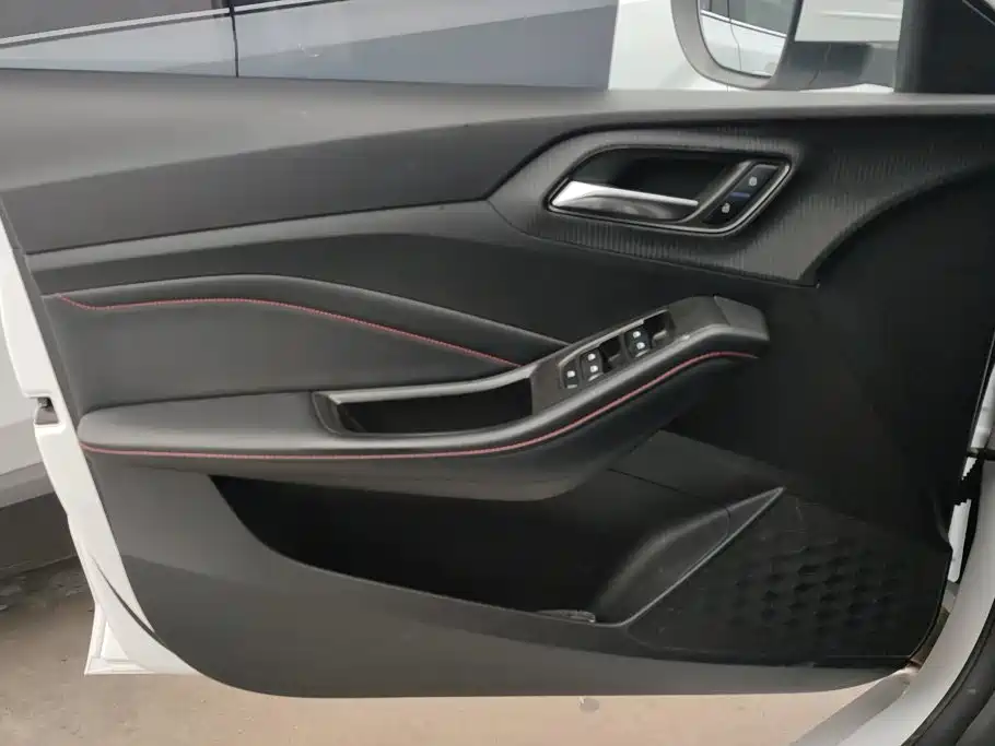 MG MG5 — миниатюра 7