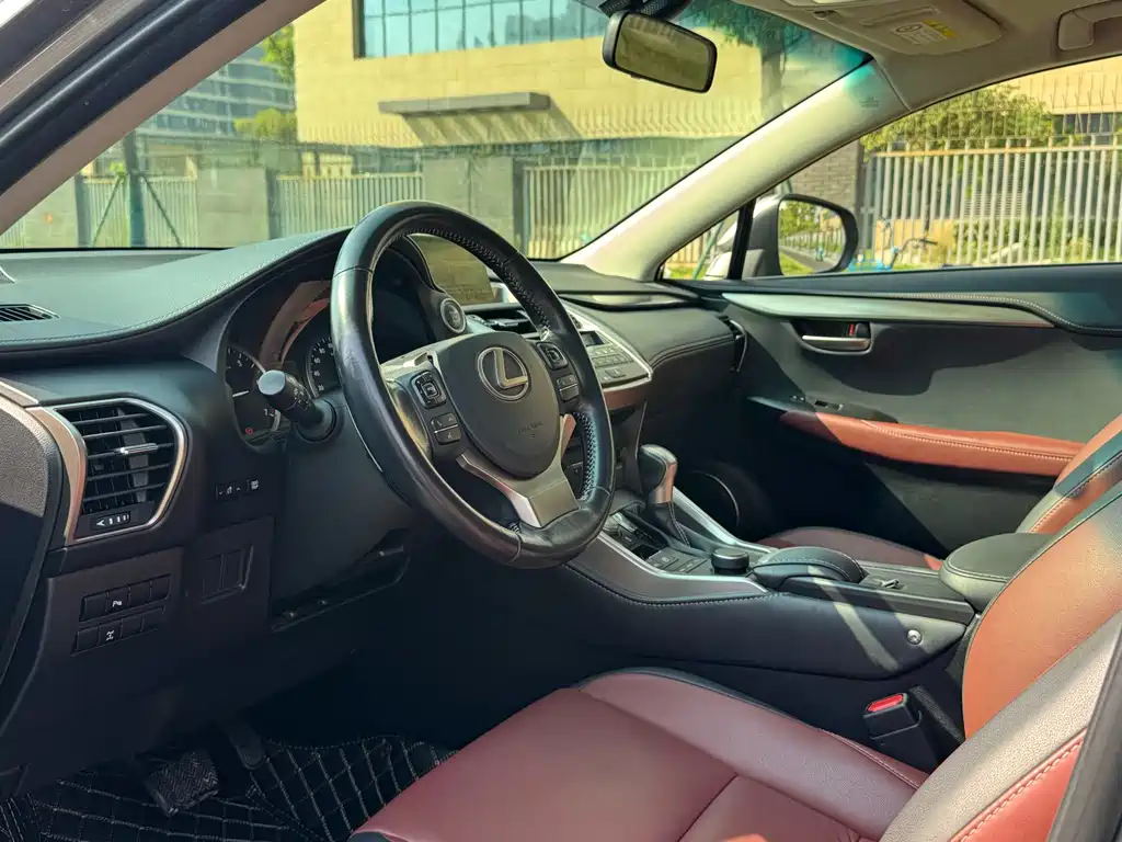 Lexus NX — миниатюра 5