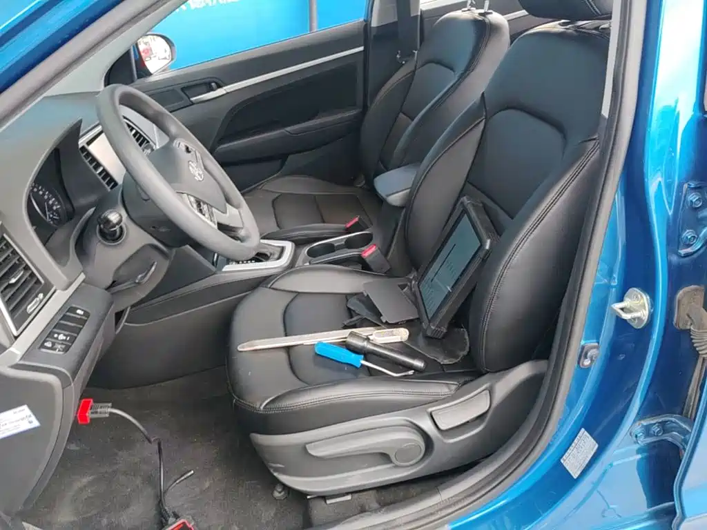 Hyundai Elantra — миниатюра 15