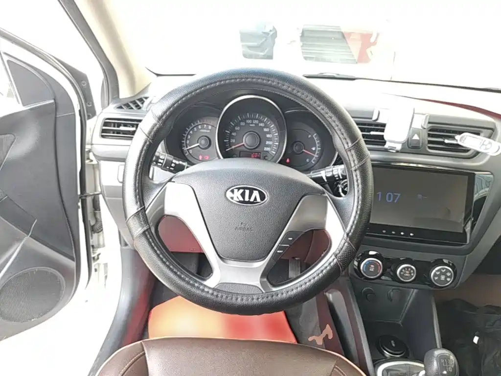 Kia K2 — миниатюра 11