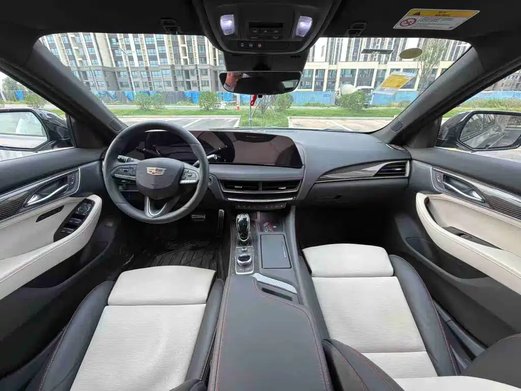 Cadillac CT5 2025 28T +