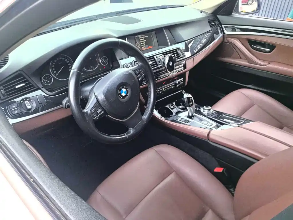 BMW 5 Series — миниатюра 17