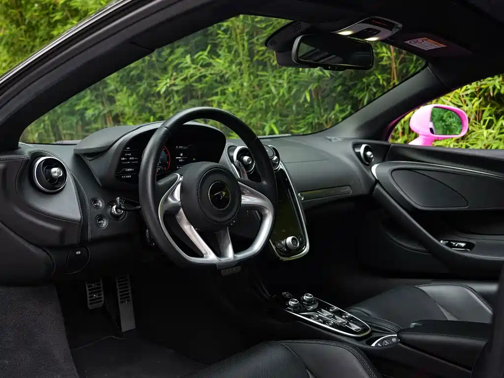 McLaren GT — миниатюра 11