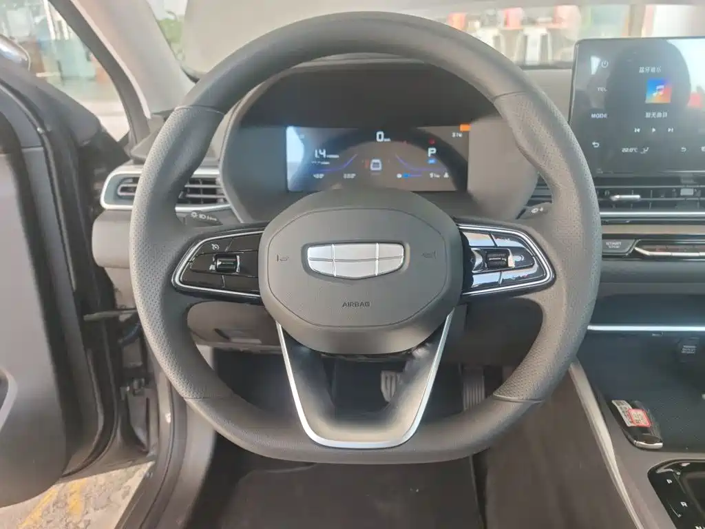 Geely Emgrand — миниатюра 11