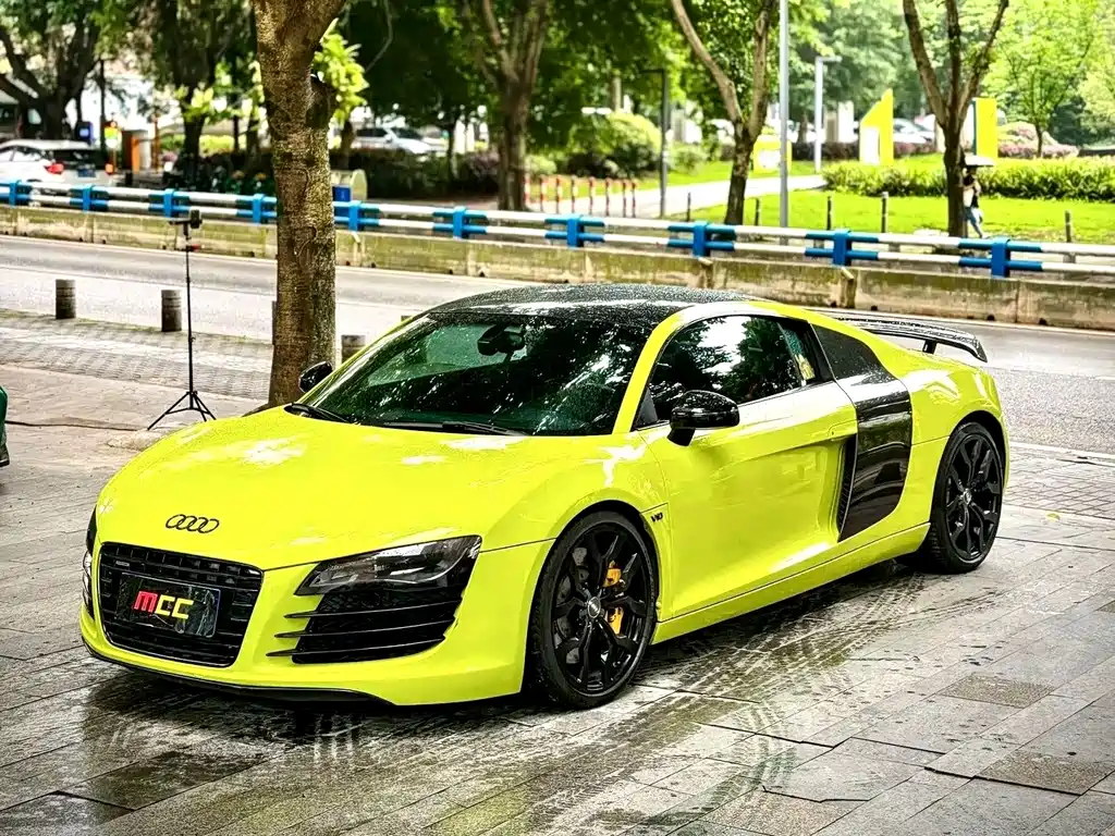 Audi R8