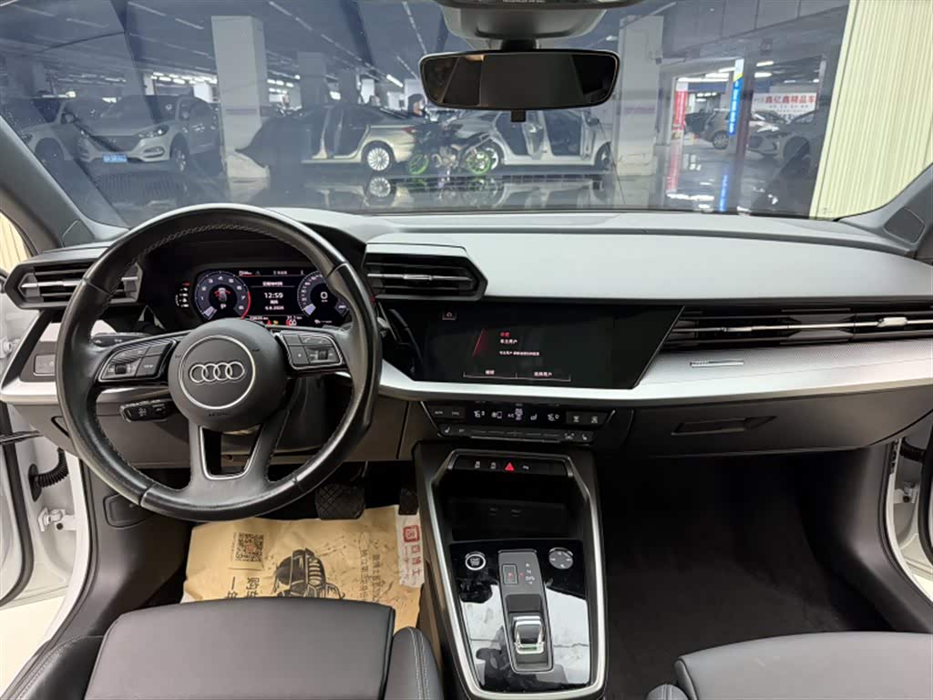 Audi A3 1.4 л 2022 г. Белый, пробег 23700 км