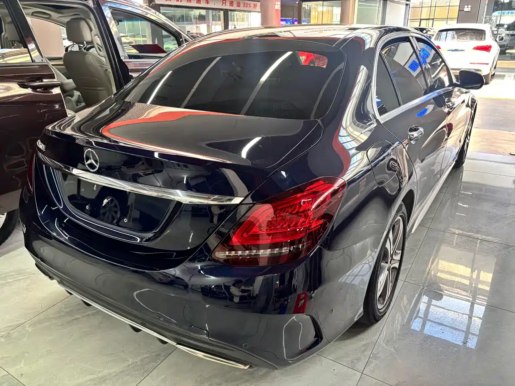 Mercedes-Benz C-Class — миниатюра 16