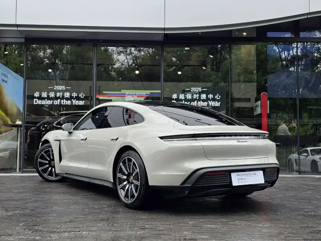 Porsche Taycan — миниатюра 2
