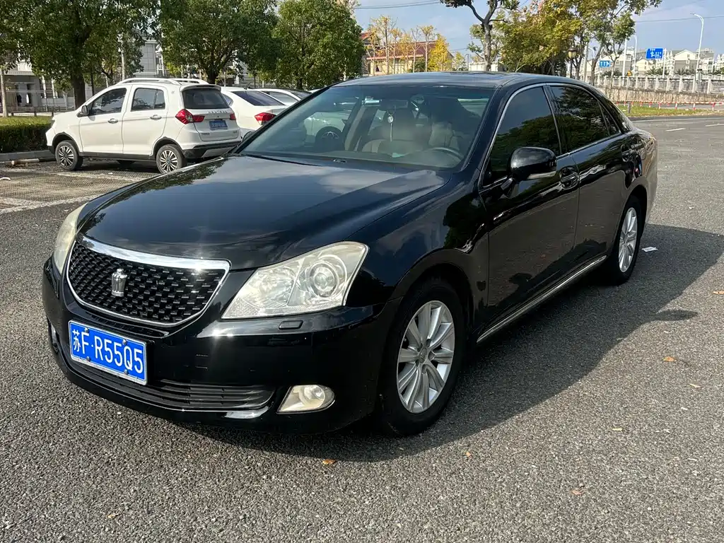 Toyota Crown 2011