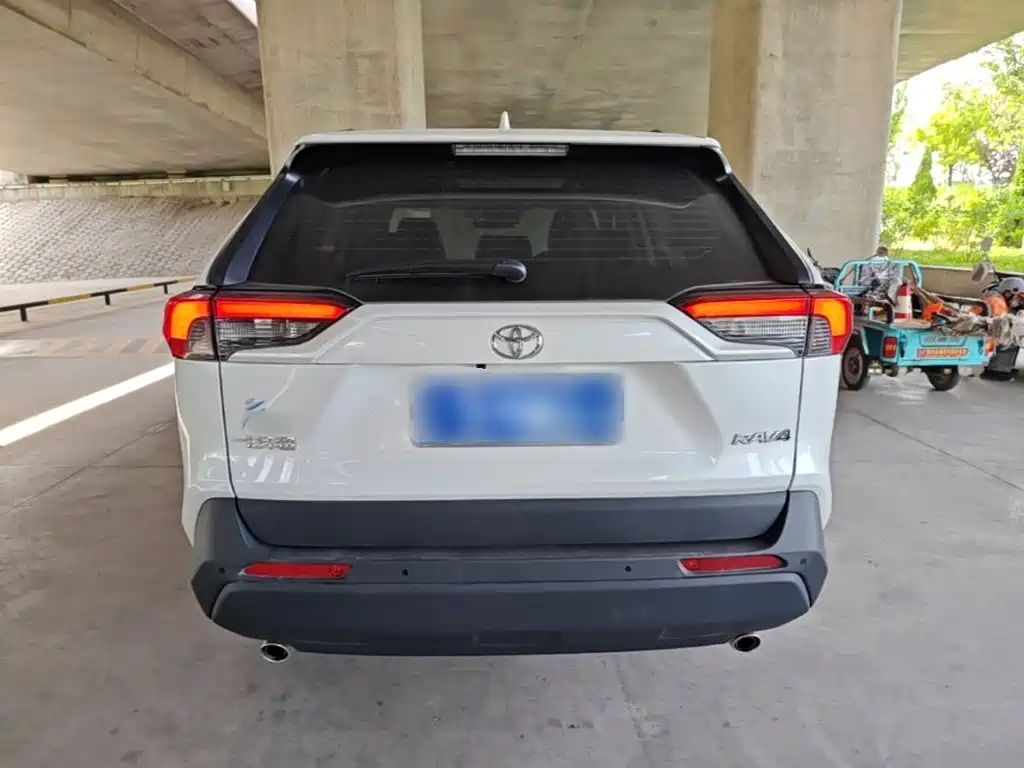 Toyota RAV4 2024 2.0L CVT