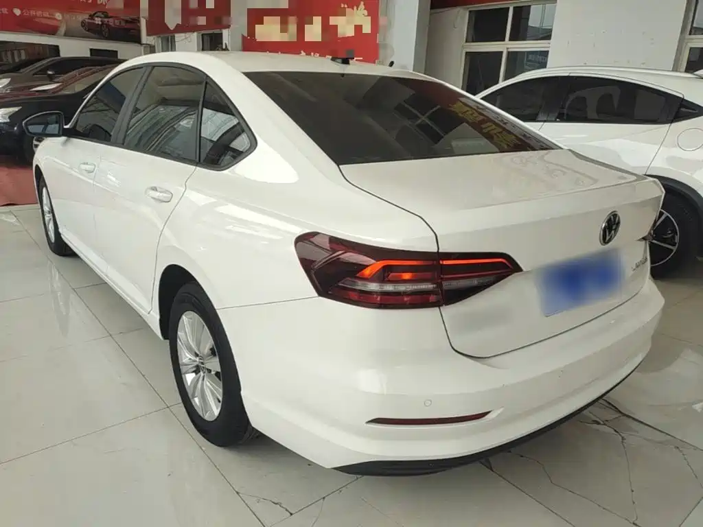 Volkswagen Lavida — миниатюра 5