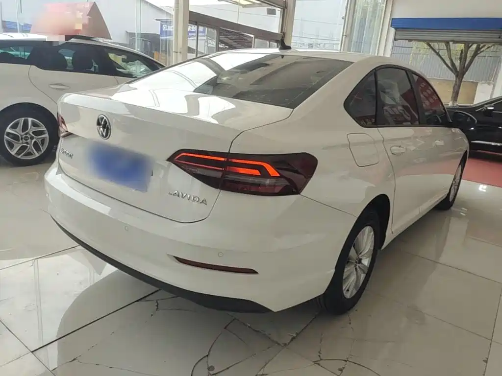 Volkswagen Lavida — миниатюра 7