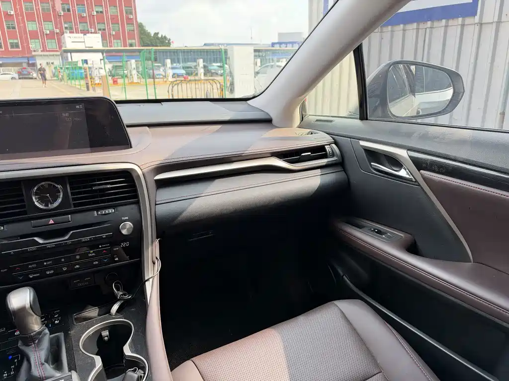 Lexus RX — миниатюра 15