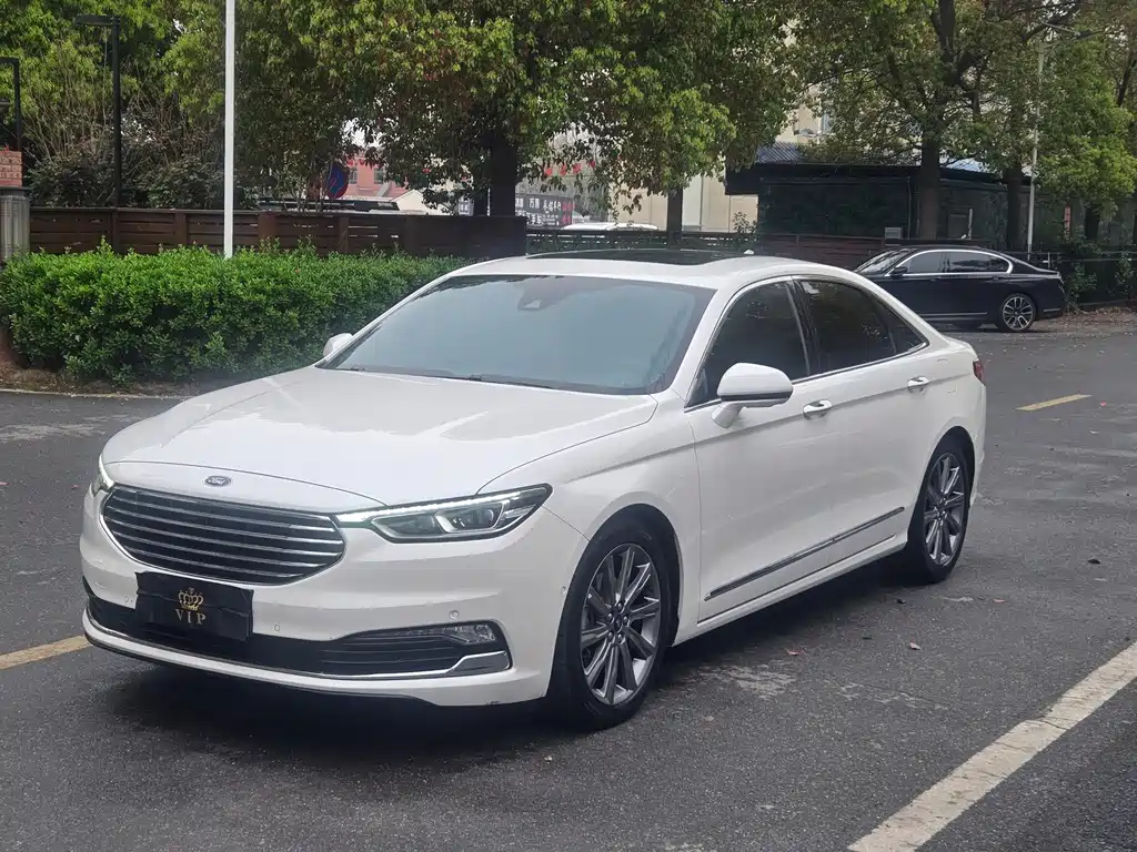 Ford Taurus 2020
