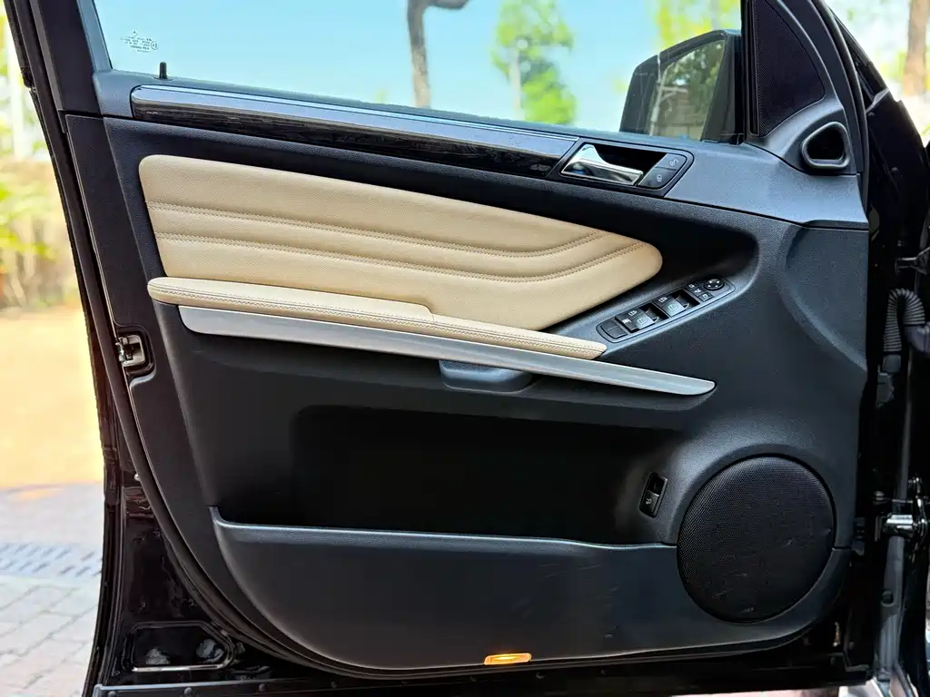 Mercedes-Benz M-Class — миниатюра 9
