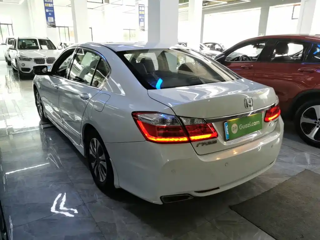 Honda Accord — миниатюра 5