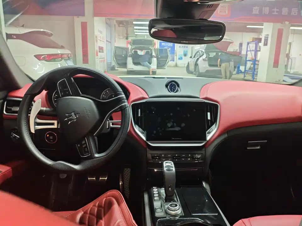 Maserati Ghibli — миниатюра 4