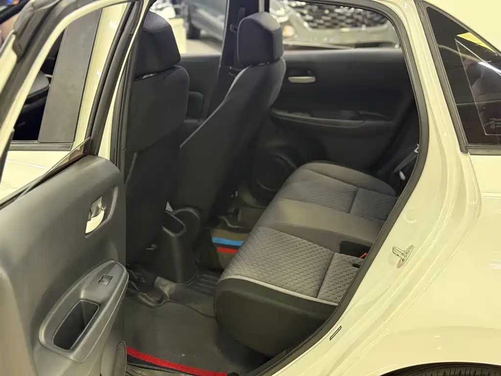 Honda Fit — миниатюра 10