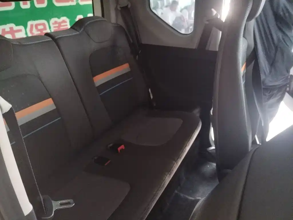 Wuling MINIEV — миниатюра 7