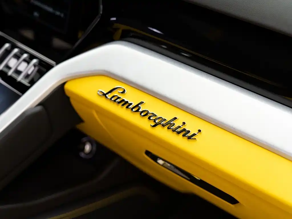 Lamborghini Urus — миниатюра 18