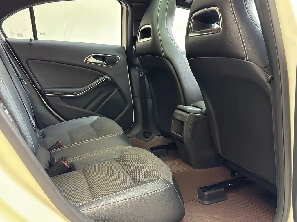 Mercedes-Benz A-Class (Import) — миниатюра 15