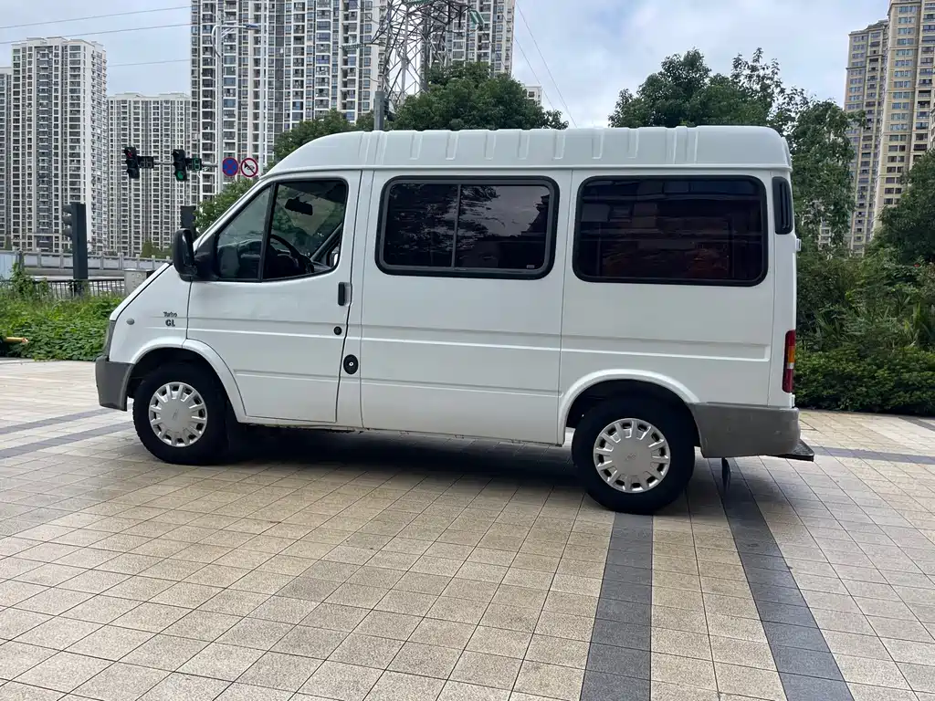 Ford Transit Classic — миниатюра 5