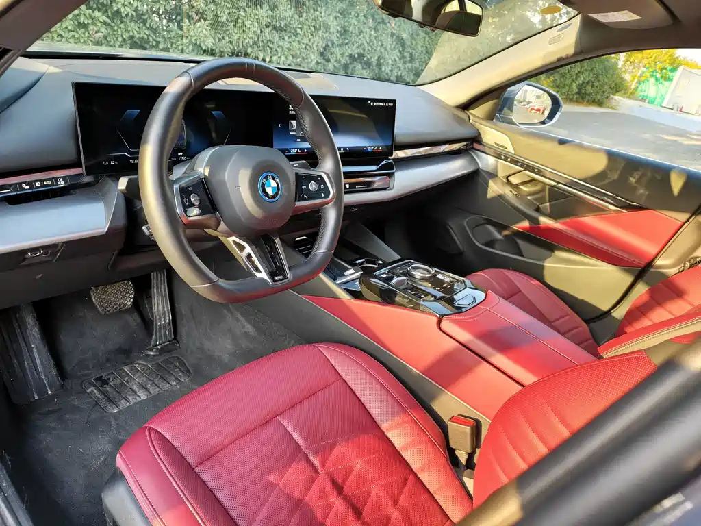BMW I5