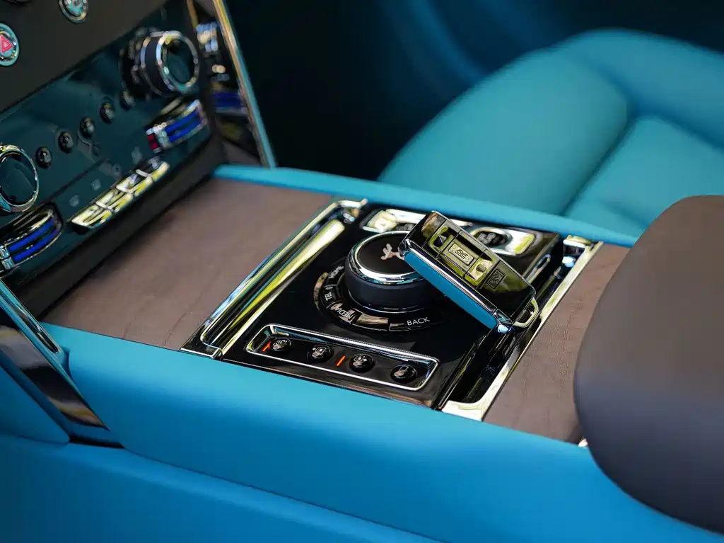 Rolls-Royce Cullinan — миниатюра 15